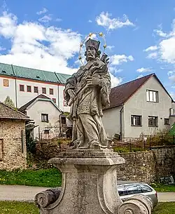 Žirovnice socha sv. Jana Nepomuckého.jpg