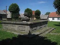 Žumberk - kašna.JPG