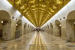 střední lod stanice na Kalininské lince