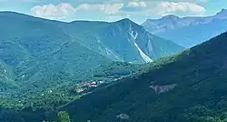 Pohled na Adžievci z dálky