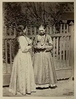 Ivan Vasiljevič Boldyrev: Děvčata v donském národním kroji, 1875–1876