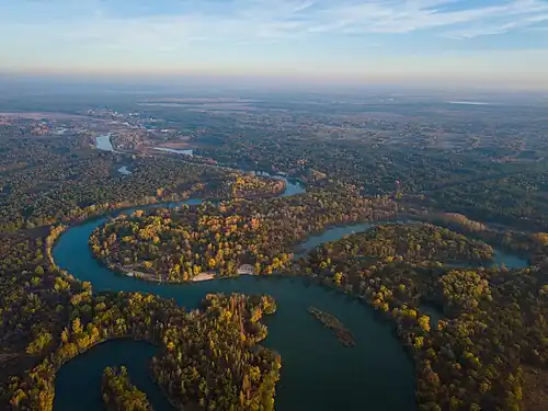 Krajina Svatých Hor s meandry