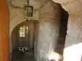 Uvnitř věže (skleněný panel před oknem připomíná místo zavraždění knížete Bogoljubského)