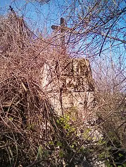 Pomník nad společným hrobem podporučíka Širjajeva a vojínů ze 122. tambovského pěšího pluku padlým 3. července 1877 při útoku na jižní redutu č. 3 pevnosti Nikopol a pohřbených 4. července v této redutě