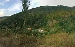 Pohled na vesnici Skrebatno