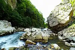 Dolní tok v okolí Mkjalrypše