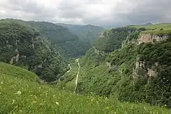 Soutěska řeky Tyzyl v Elbruském okrese