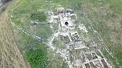 Zbytky křižáckého kostela na vrcholu Tel Jokne'am