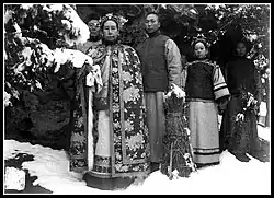 Císařovna vdova Cch’-si se společníky