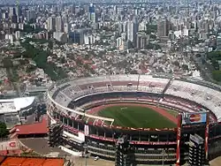 Letecký pohled na stadion Estadio Monumental Antonio Vespucio Liberti
