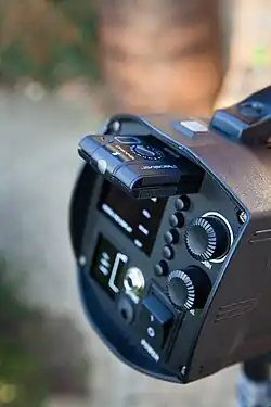 Detail ovládání zábleskové hlavy