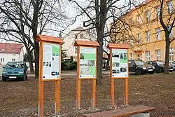 Panely Naučné stezky Liteň u kostela sv. Petra a Pavla a Základní školy F. J. Řezáče a pomníku Svatopluka Čecha