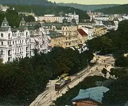 Tramvajová souprava na konečné zastávce v centru Mariánských Lázní (r. 1912)