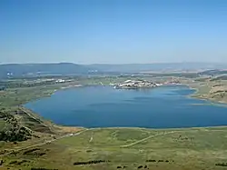 Napouštění jezera (pohled z Hněvína)