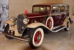 Restaurovaný Buick z roku 1932, který obdržel Ísá bin Salmán Ál Chalífa od americké vlády. Muzeu byl darován v roce 1992.