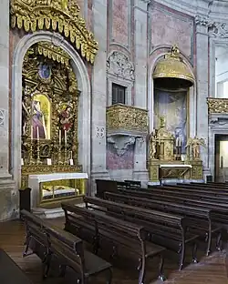 Oltář Smrti Páně, kazatelna, oltář Nejsvětější Svátosti