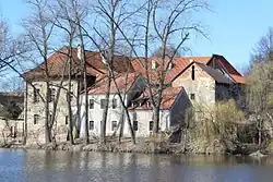 Tvrz z hráze Popovického rybníka