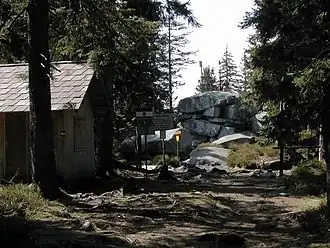 Vrcholová skála Plechého v roce 2004