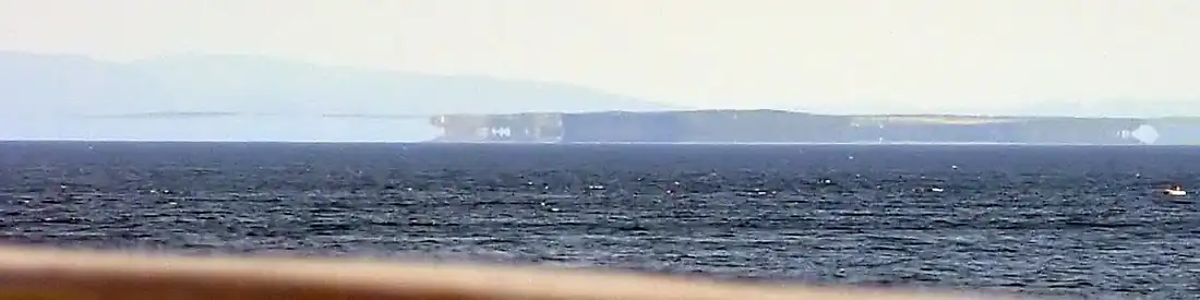 Snímek z pobřeží Norska ukazuje pevnou zemi tam, kde ve skutečnosti žádná není