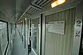 Dveře jednotlivých kupé v osobním železničním voze