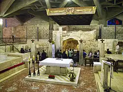 Spodní kostel s jeskyní