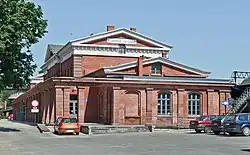 Pohled na staniční budovu