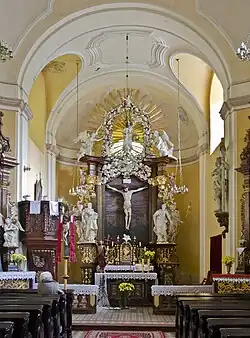 Oltář kostela Povýšení Sv. Kříže