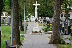 2016-05-31 GuentherZ (02) Untertannowitz-Dolní Dunajovice Friedhof.jpg
