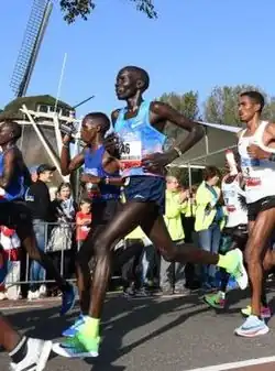 Abraham Kiptum při amsterdamském maratonu v roce 2017.
