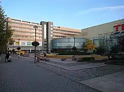 Nákupní centrum Eden v Praze, sídlo české pobočky