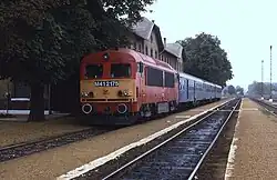 Osobní vlak ve stanici Bánréve