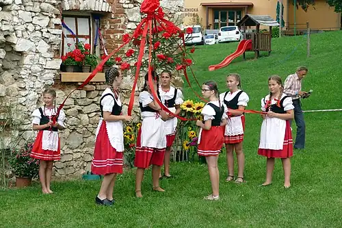 Děvčata s máječkem