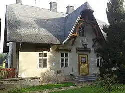 Hájovna, pohled od loubí