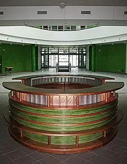 Interiéry radnice Prahy 13, recepce, 2003 (s K. Vostárkem)