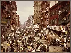 Mulberry Street, Manhattan, New York City, snímek demonstruje typickou barevnou charakteristiku procesu