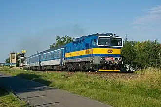 Slovácký expres opouští stanici Veselí nad Moravou