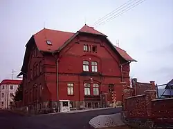 Jedna z budov v areálu společnosti Ašské služby s.r.o, kde sídlí redakce Listů Ašska