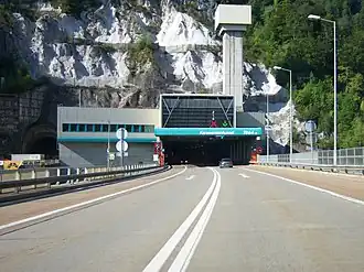 Dálnice A11 (Rakousko) před severním portálem tunelu Karavanky.