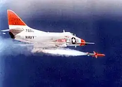 Odpal AGM-45 z letounu A-4 Skyhawk