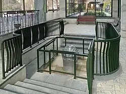 Někdejší pramen Amandka na kolonádě (2024)