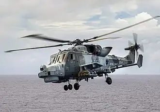 Vrtulník Leonardo AW159 Wildcat s podvěšenou pěticí střel Martlet