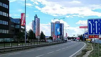 Výškové budovy AZ Tower a M-Palác z Heršpické ulice