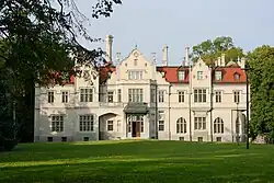 Palác ve vsi Jabłoń