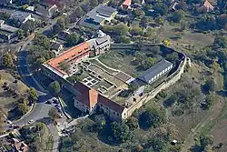 Pécsvárad od SV, zámek se zbytky kláštera