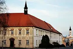 Sídlo muzea v bývalém piaristickém kláteře