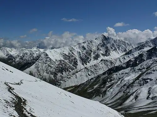 Zasněžený výhled na východ (v srpnu 2011)