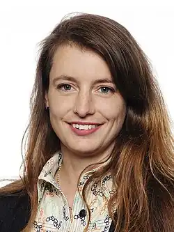 Adéla Šípová, senátorka za Piráty od 2020 (obvod č. 30 – Kladno)[185]