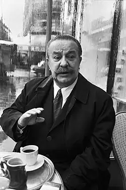 Adolf Hoffmeister v Café les Deux Magots, Paříž, 1969, foto Václav Chochola