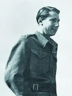 Jeho syn Adolf Karlovský (1922–1995) v uniformě československé armády v létě roku 1946