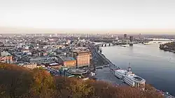 Pohled na Podil z Chreščatyckého parku